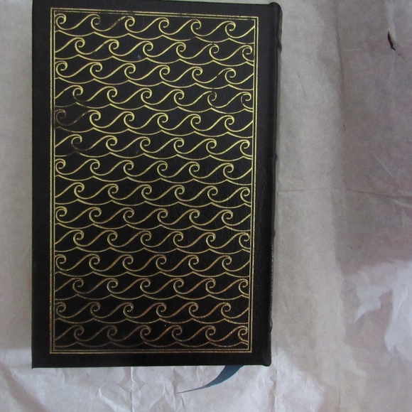 Moby Dick or The Whale Book New - Picture 2 of 12